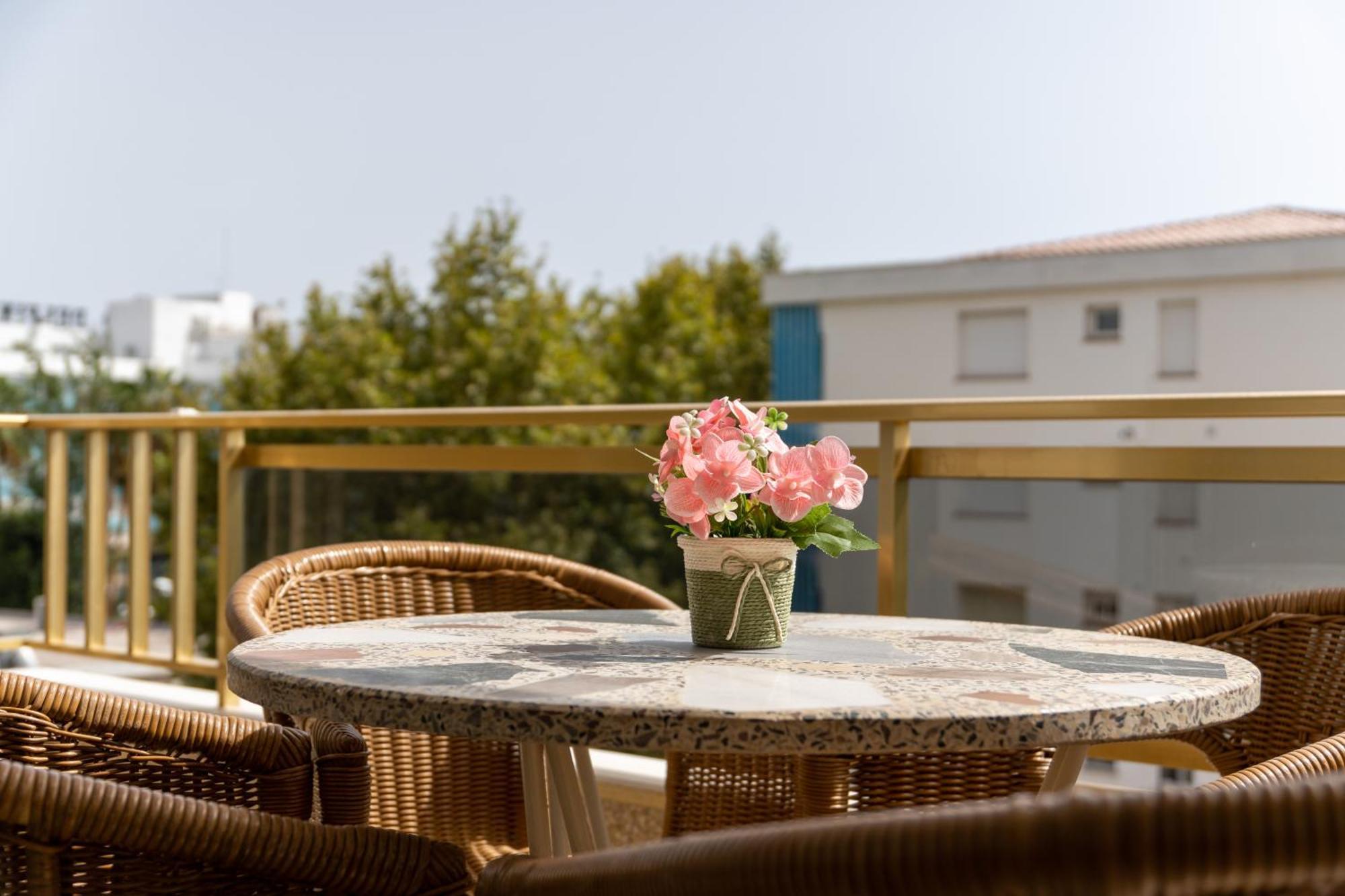 Turistmar - Acogedor Apartamento A Solo 50M De La Playa, ซาลอว์ ภายนอก รูปภาพ